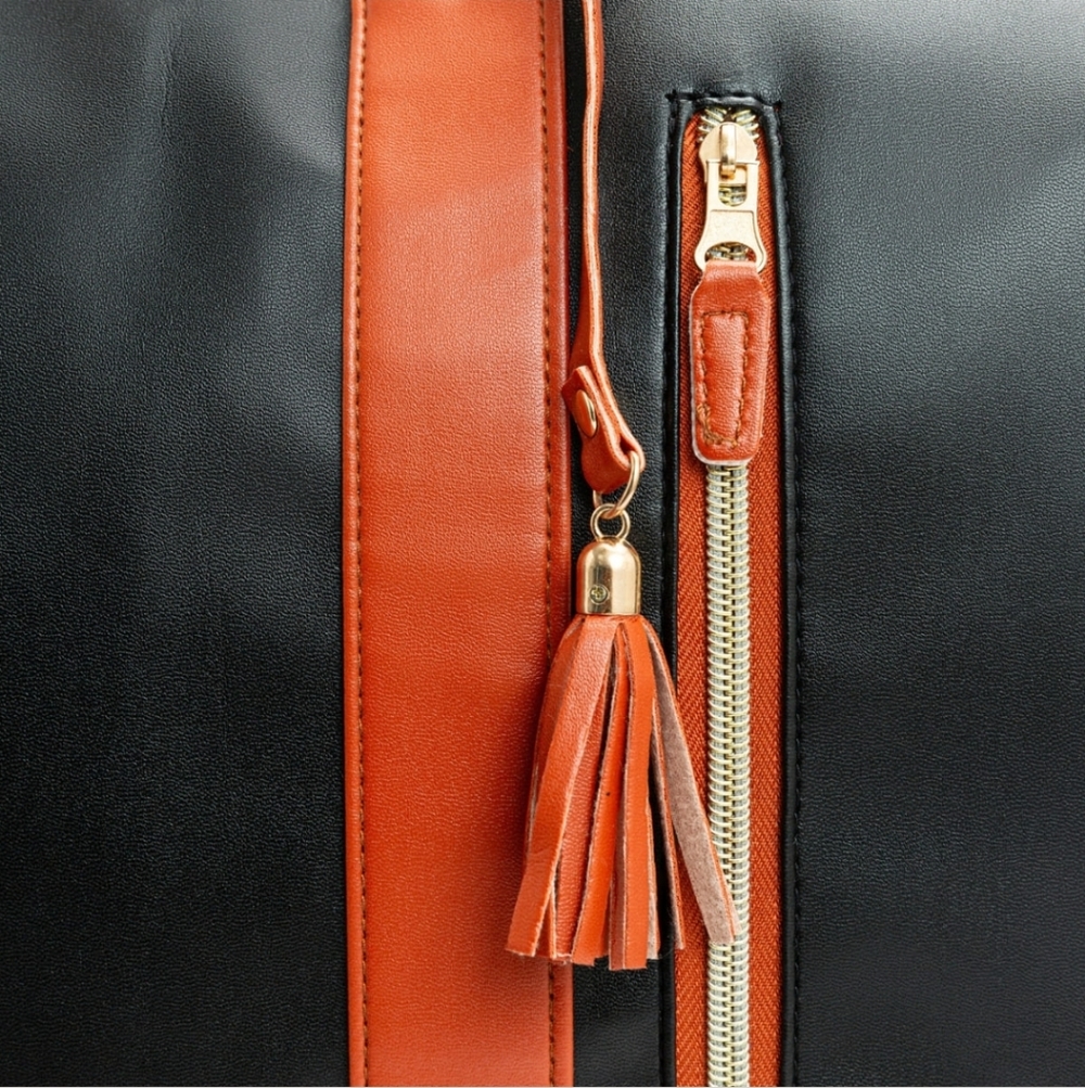 Elegant Black and Brown Travel Bag - Picture 3 of 8